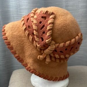 Hat with a wide brim.